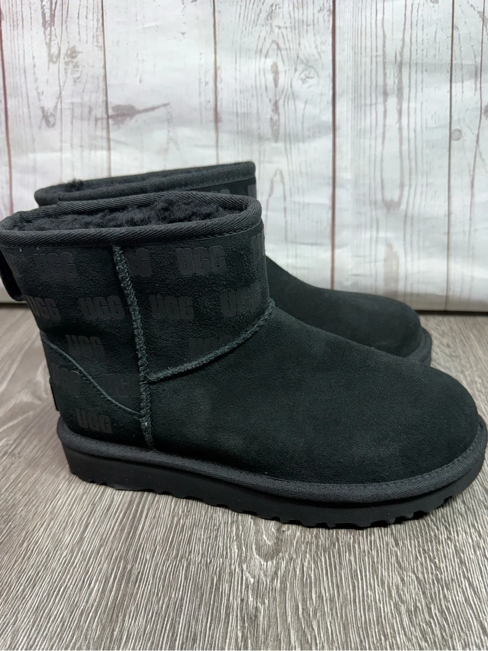UGG classic mini